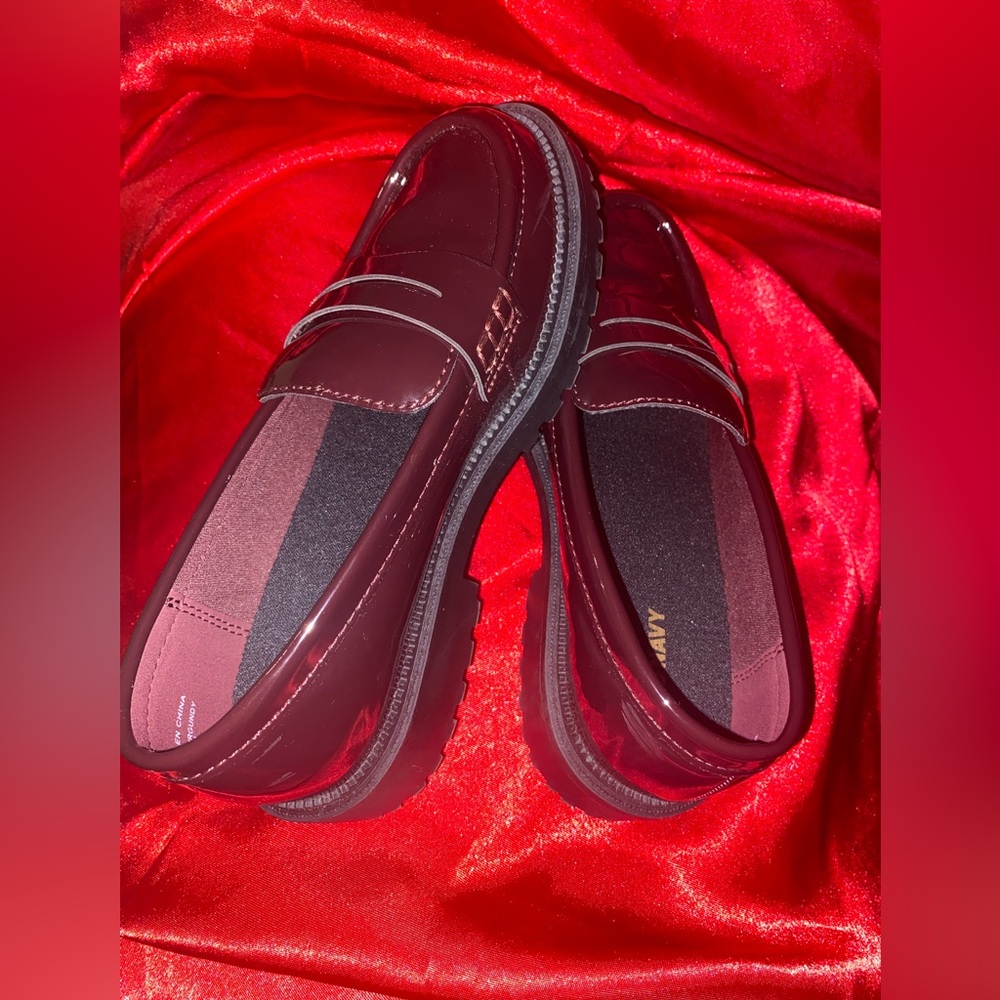 Girls Size 1 Shiny Burgundy Loafers